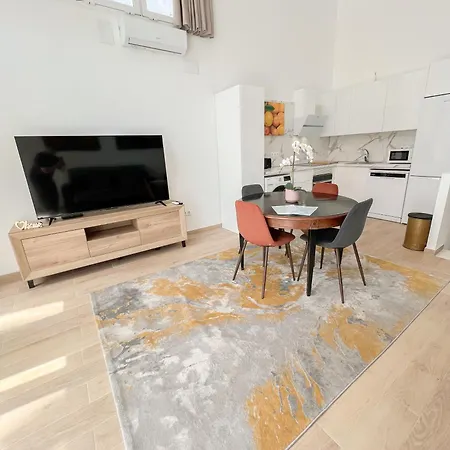 Bright & Modern Family Carihuela Торремолинос