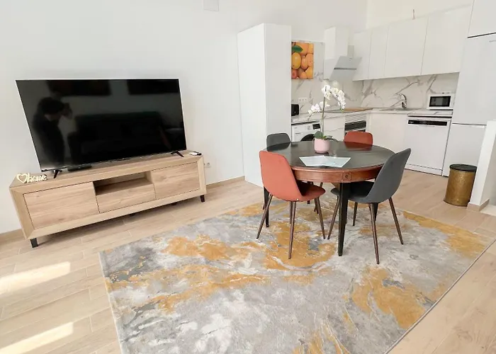 Bright & Modern Family Carihuela Торремолинос