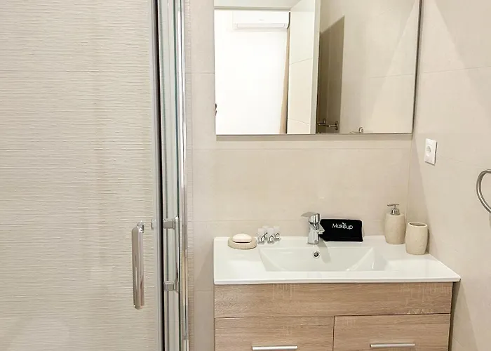 Bright & Modern Family Carihuela *