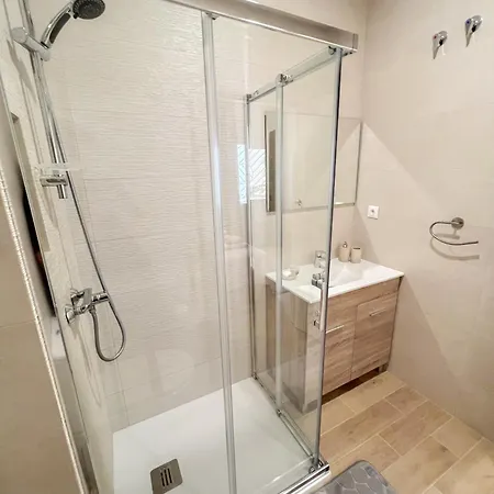 Bright & Modern Family Carihuela *