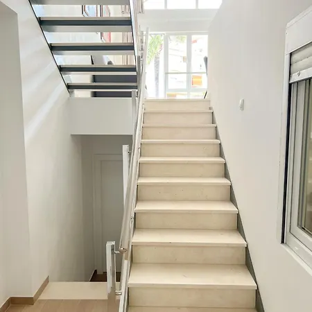 Bright & Modern Family Carihuela Apartman *