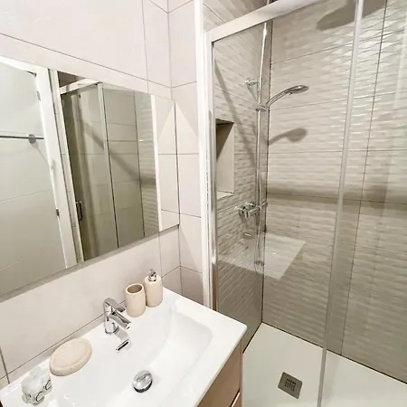 Bright & Modern Family Carihuela Apartman *