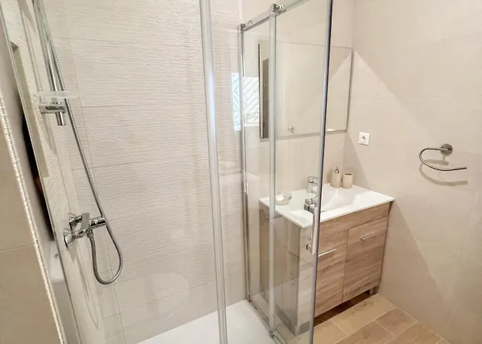 Bright & Modern Family Carihuela *